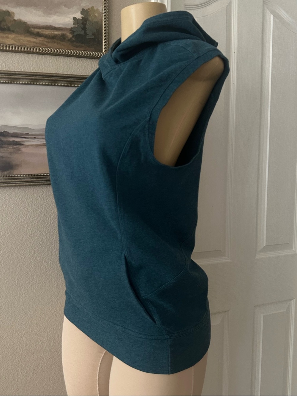 lululemon athletica Teal Sleeveless Crewneck Pullover